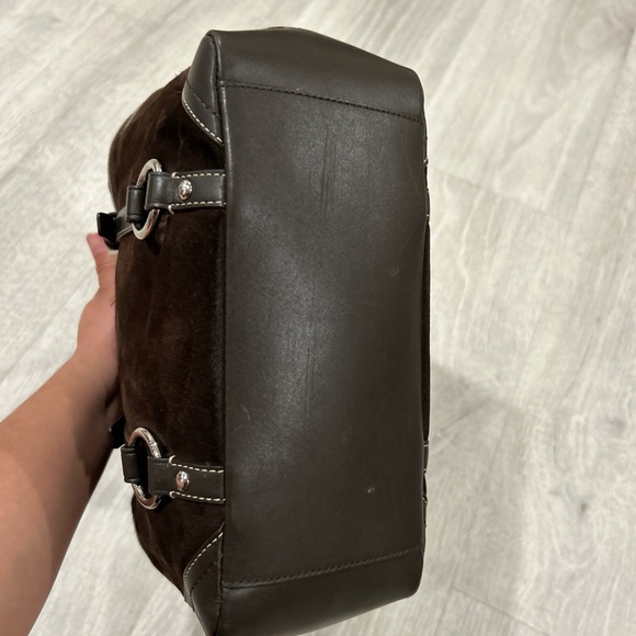 Coach 1941 chocolate brown suede shoulder bag. - Picture 7 of 8